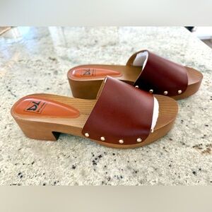 Dirty Laundry Women's Brown Slide Mules - Sandal